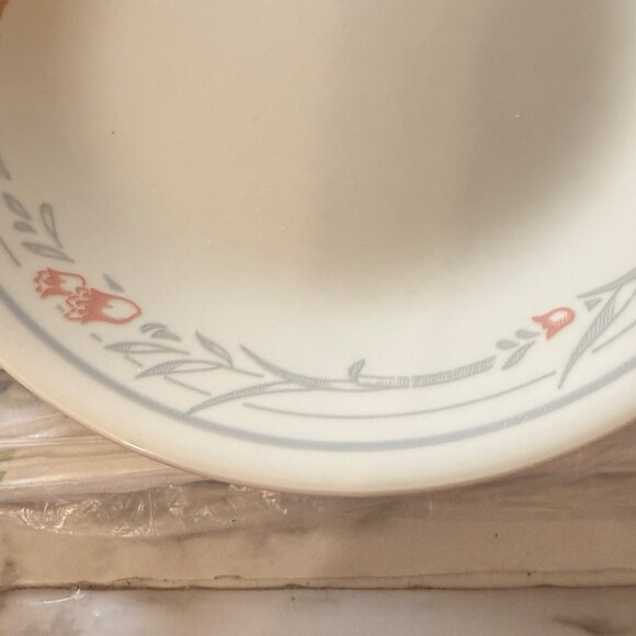 Corelle By Corning 2 Bread & Butter Plates 6.5" Floral Tulip Rose Pattern - Picture 3 of 5